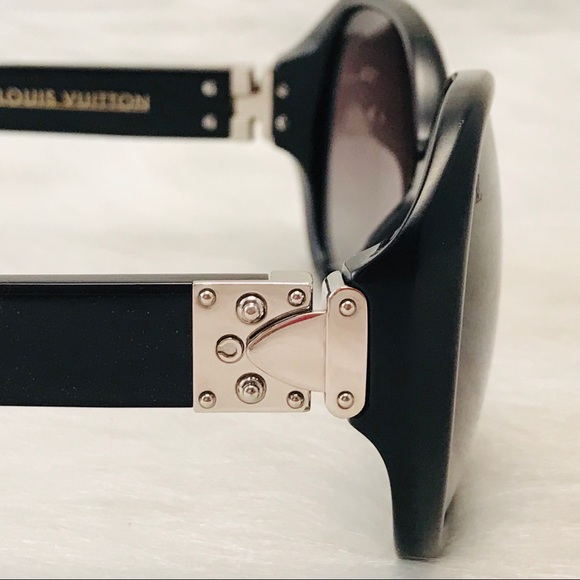 LOUIS VUITTON Soupcon Oversize Black Sunglasses - Picture 6 of 8